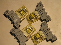 4PCS IDEC RY2S-UL RELAY W/ BASE 2PDT 24VDC COIL P6415