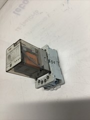 Allen Bradley 700-HA33A1 Relay W/ 700-HN101 Base L-910