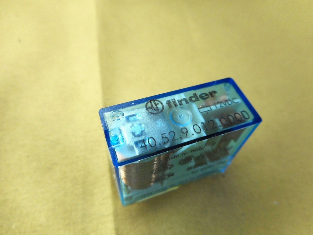 Finder Relay 40.52.9.012.0000 PCB plug-in relay, 12VDC (NIB)
