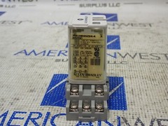 Allen Bradley 700-HB33Z24-4 Relay Ser A 24VDC With socket Base 5X853E