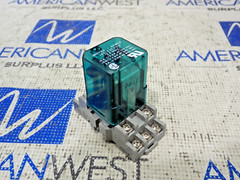 Midtex 157-22C200 Relay 24VDC with socket base P&B 27E893