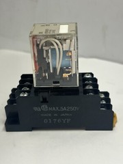 (1) NEW Omron MY4N 24VDC Cube Relay with Socket Base 0176YF