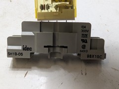 IDEC RH1B-U Relay 24VDC with SH1B-05 Relay Socket 10A 300V