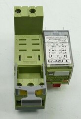 COMAT Releco CS-109 Relaissockel + Miniatur-Relais C7-A20X