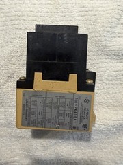 Allen Bradley 700-PK400A1 Ser. B Direct Drive Master Control AC Relay