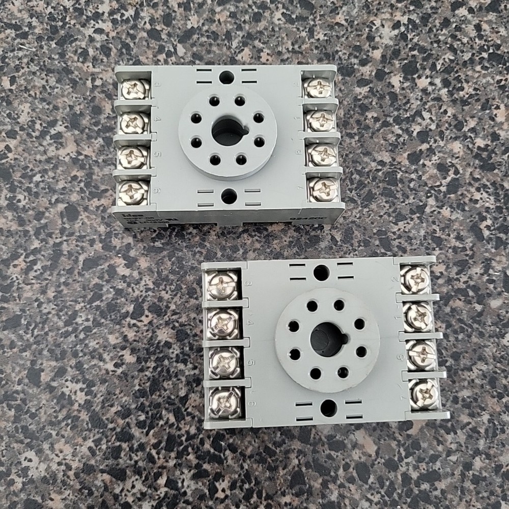 LOT OF 2: IDEC SR2P-06 SOCKET