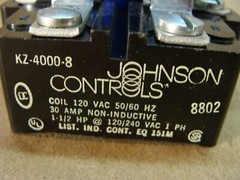 NEW Johnson Controls KZ-4000-8 relay 120VAC 30A