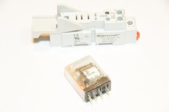 Magnecraft 70-781D5-1A Relay Socket 5 Pin 300V / 20A DIN Rail / Panel w/ 1EHC2