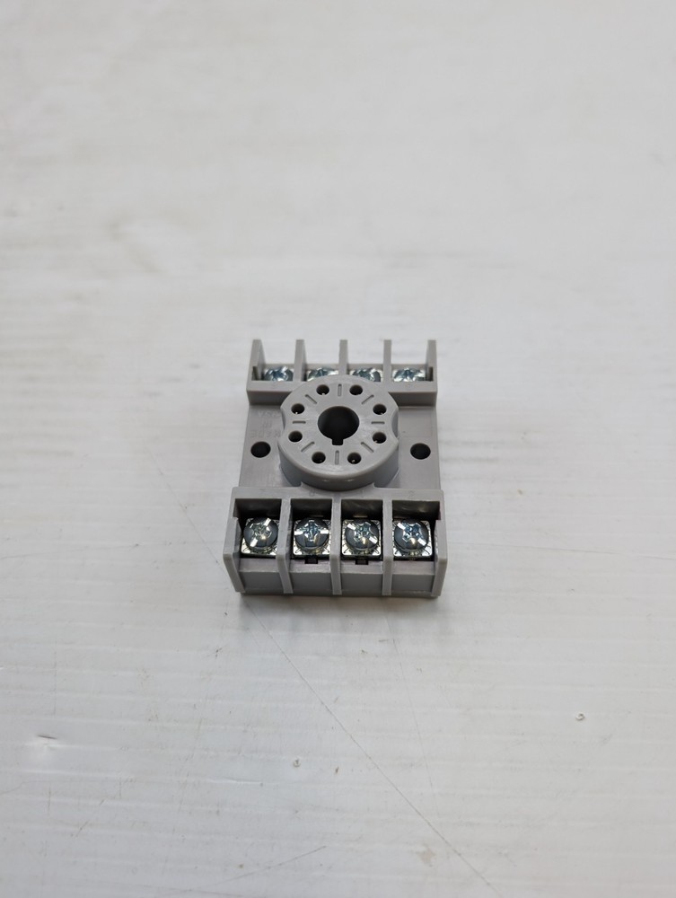 TIME MARK 51X120 8-Pin Relay Base 600VAC (lots of 10)