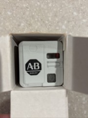 NEW Allen-Bradley 700-HB33Z24 Relay