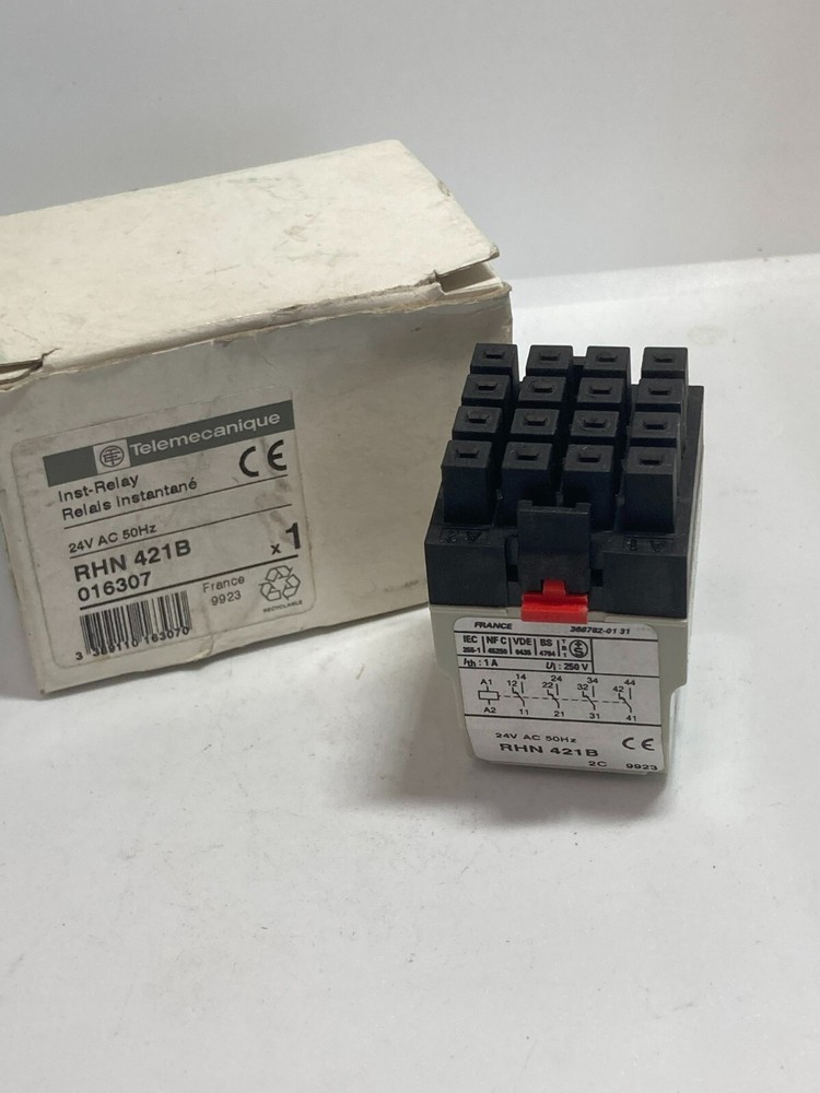 TELEMECANIQUE RHN-421B INSTANTANEOUS RELAY 24VAC 50HZ 4C/O NIB