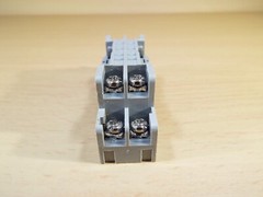 IDEC RELAY SOCKET SY2S-05 GENERAL PURPOSE CUBE 8PIN DIN SCREW MOUNT 7A 300V