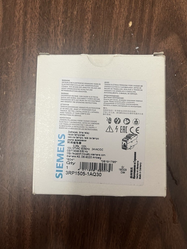 New In Box SIEMENS 3RP1505-1AQ30 Multifunction Timer Relay. Free Shipping!!