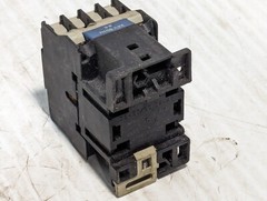 TELEMECANIQUE CA2-DN40 CONTROL RELAY 24V 60Hz
