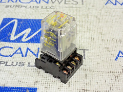 Square D 8501 KP13P14V20 Relay Ser D 3PDT 120V with Socket base