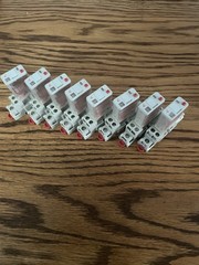 Veris Industries VMD1D-F24D 24volt SPST Cube Relays w/base.