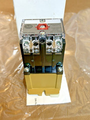 NEW ALLEN BRADLEY 700-P200A1 CONTROL RELAY 700P200A1