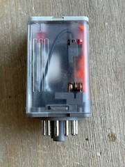 TELEMECANIQUE RUN31A22 F7 RELAY 110VAC 10A 11 PIN NEW BOX OF 10
