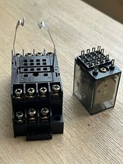 FUJI ELECTRIC HH54P RELAY 24VDC WITH RELAY SOCKET BASE TP514X 14 PIN