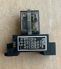 FUJI ELECTRIC HH54P RELAY 24VDC WITH RELAY SOCKET BASE TP514X 14 PIN