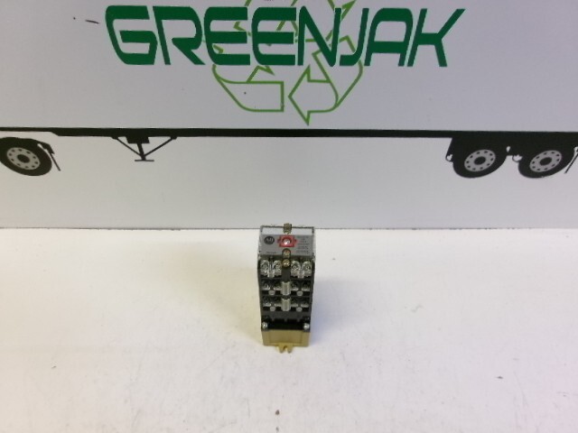 ALLEN BRADLEY 700-P1200A1 SER D AC RELAY USED FREE SHIPPING!!!!!!!!!!!!
