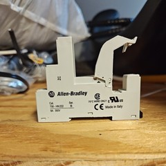 Allen Bradley 700-HN222 Socket + Relay
