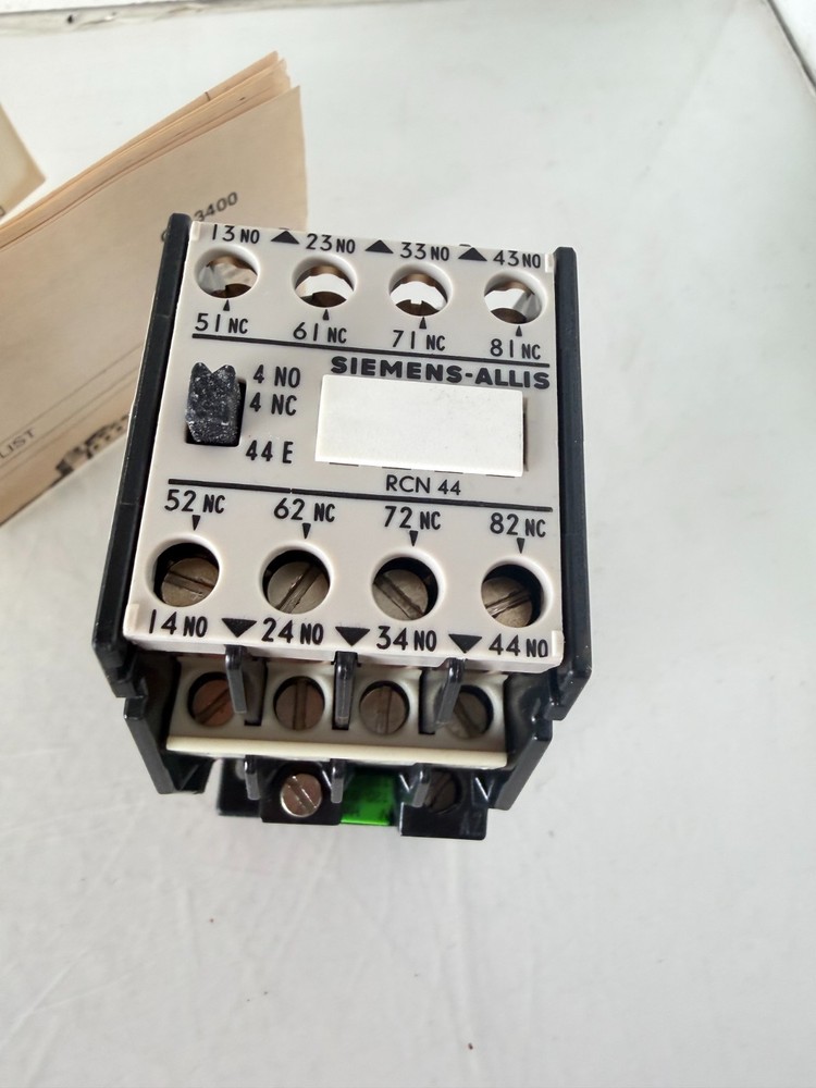 NEW SIEMENS-ALLIS RCN441 CONTROL RELAY 120V 60HZ 110V 50HZ 4 N.O. – 4 N.C. (36)
