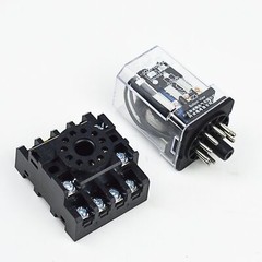 JQX-10F-3Z Voltage 3PDT Power Relay w Socket Coil DC 12V 10 A✦Kd