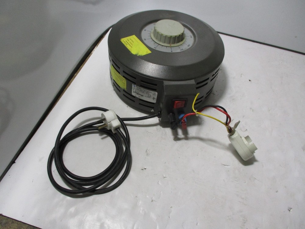 METREL HSN 260/10 M250 Autotransformator 230V 0-260V 50-60Hz 10A IP20