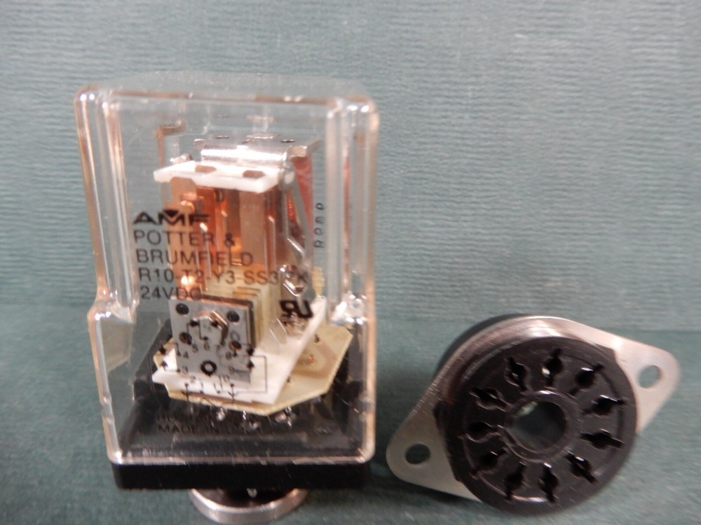 Amp R10-T2-Y3-SS3.7K 24VDC 3PDT Relay With Amphenol 100 Pin Socket