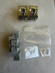 Lot Of 3! 2 Idec RH2B-U AC110-120V Relays With 1 Idec SH2B-05 Base