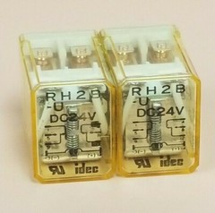 LOT OF 2 IDEC RH2B-U DC24V RELAYS RH2BU, 24VDC