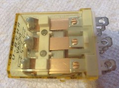 IDEC RH3B-U Relay 24VDC