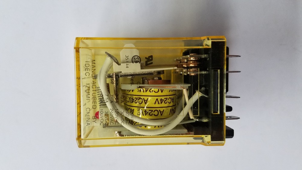 IDEC #RR3B-UL, 11-Pin Relay