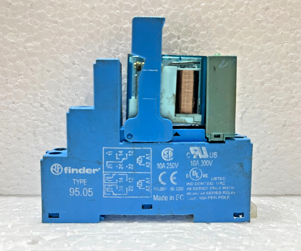 Finder Relay Type 40.52S with Relay Base Type 95.05