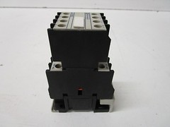 TELEMECANIQUE CA2 DN40 G6 CONTACTOR RELAY W/LA1 DN22 AUXILIARY CONTACTOR – USED
