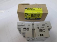 58371 Square D Relay Socket Ser B 211268 16 AMP-300V 5 AMP-600V