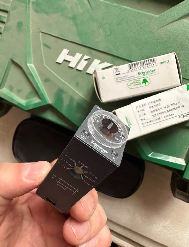 Schneider REXL2TMBD time relay, original imported from Indonesia, brand new