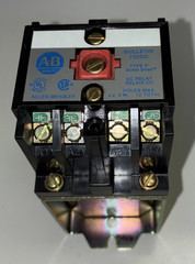 Allen Bradley 700DC-P400Z24 Ser A DC Relay 24V 4NO NOS Oxidized Base Damaged Box