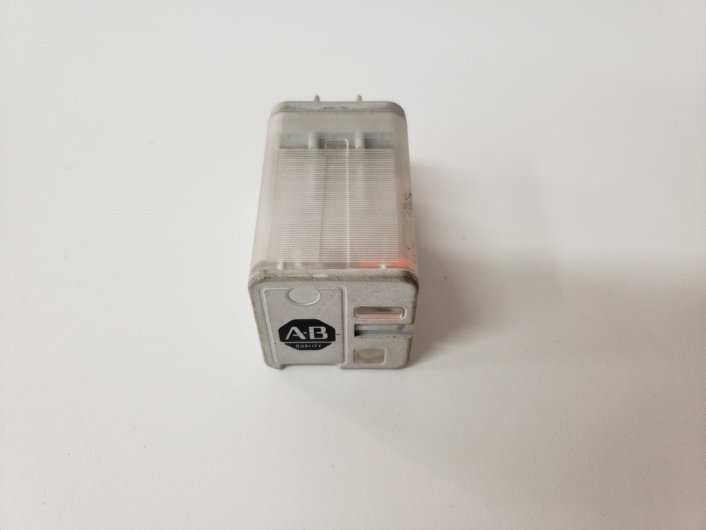Allen-Bradley 700-HB33Z24 Ser. A Relay 24vdc
