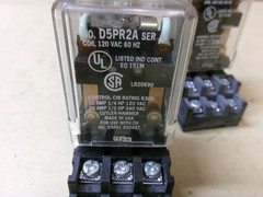Cutler Hammer D5PR2A Relay W/Base 10A 1/4 HP 120V , 10A 1/2 HP 240V , Coil 120