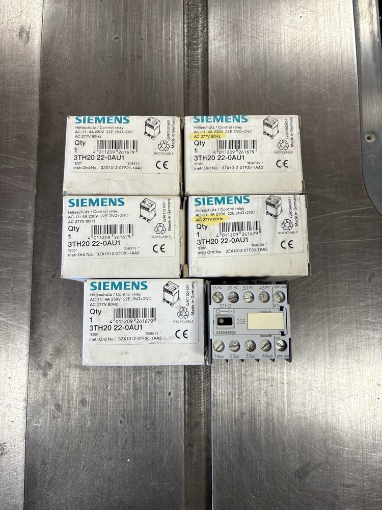 Siemens 3TH20 22-0AU1 Control Relay Contactor 230V Coil 2NO 2NC New Open Box