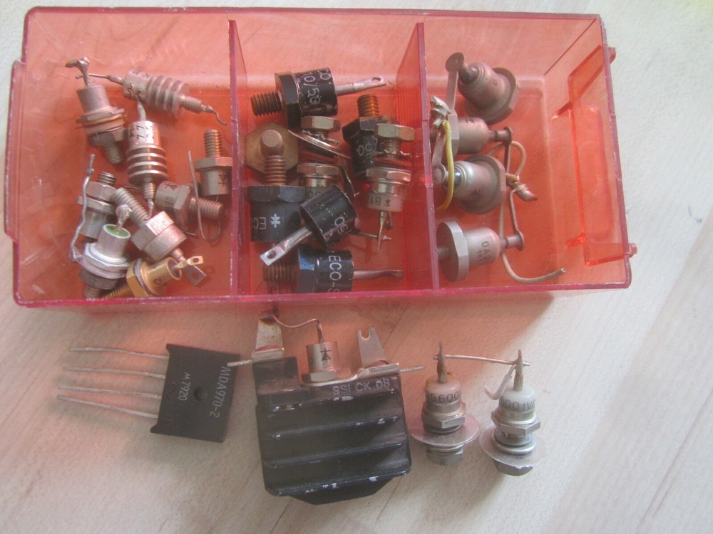 Bundle Siemens Relay Diodes Capacitor & Other SSI CK ECO BY