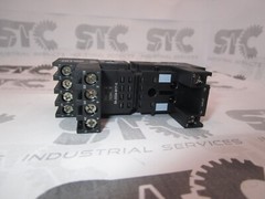 Original Zelio Schneider RXZE2M114M Relay Socket
