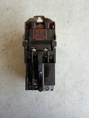 Allen Bradley 700-N200A1 Series B With 700-NT Series B Relay