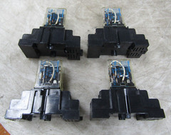 💥4) AROMAT 10 AMP RELAY 125/250 VAC 30 VDC AP512798 W/ BASE AP5827 LOT OF 4