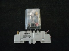 Tyco P & B 27E893 with Tyco KUP-14A35-24
