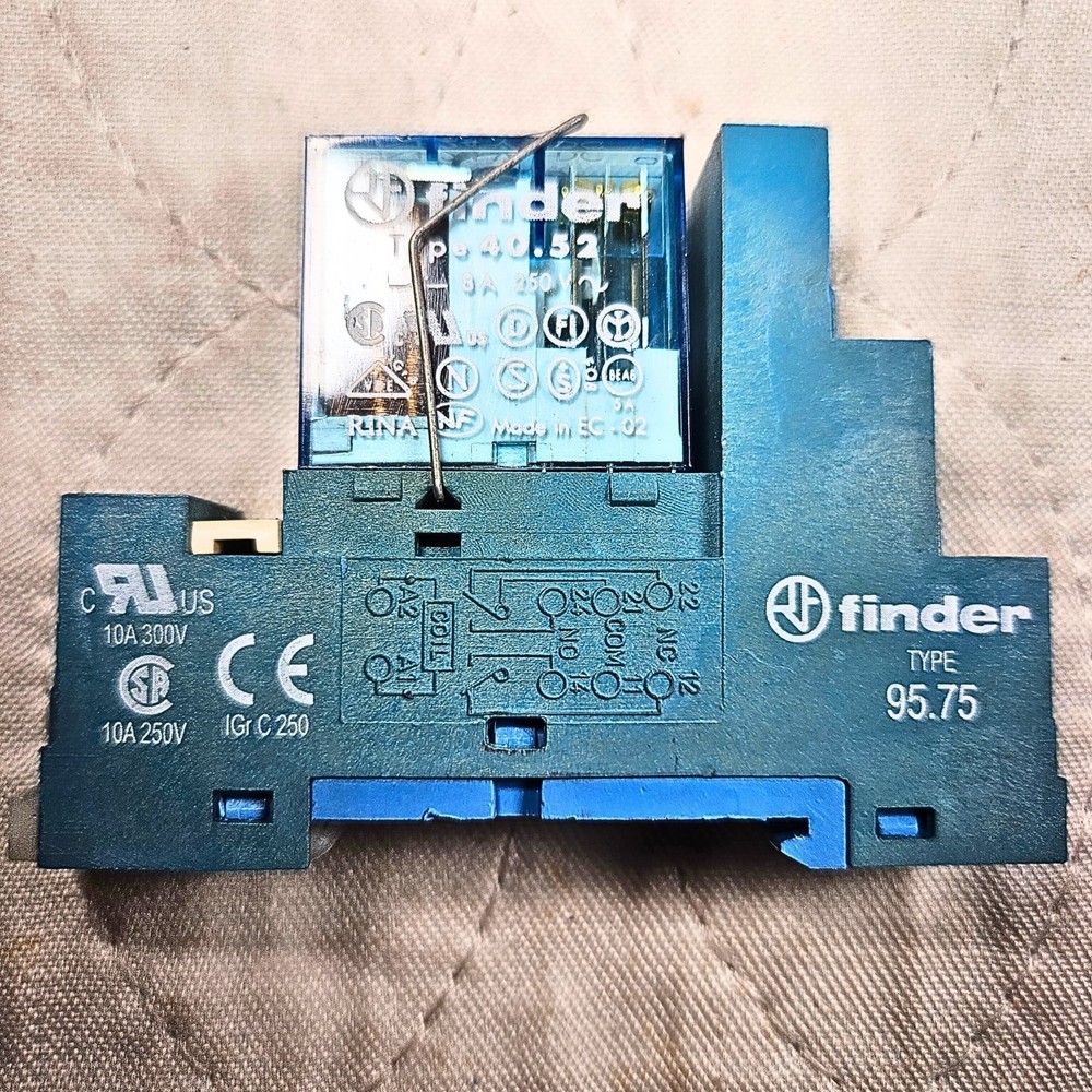 Lot of 5 Finder 40.52 Relay w/ 95.75 Socket 24V AC/DC DIN Rail