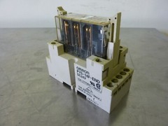 Omron G7S-4A2B-E DC24V Relay w / P7S-14F-END DC24V Relay Socket (22736)