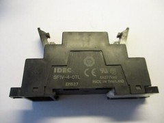 IDEC SF1V-4-07L Relay Base
